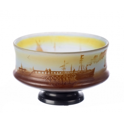 Coupe en verre multicouche signée GALLÉ