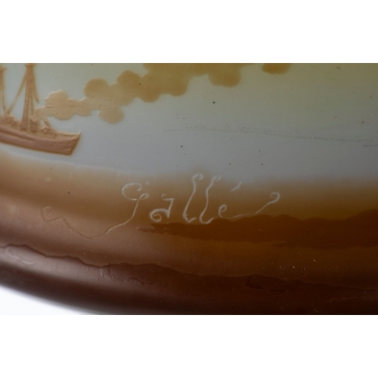 Coupe en verre multicouche signée GALLÉ