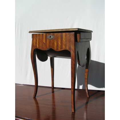  Meuble de maîtrise "bureau Capucin" sur  Moinat SA  - Antiquités décoration