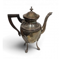 Cafetière en métal argenté