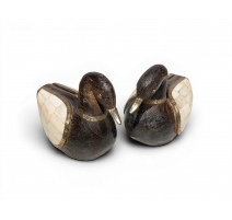 Paire de canards en bois, laiton et corne