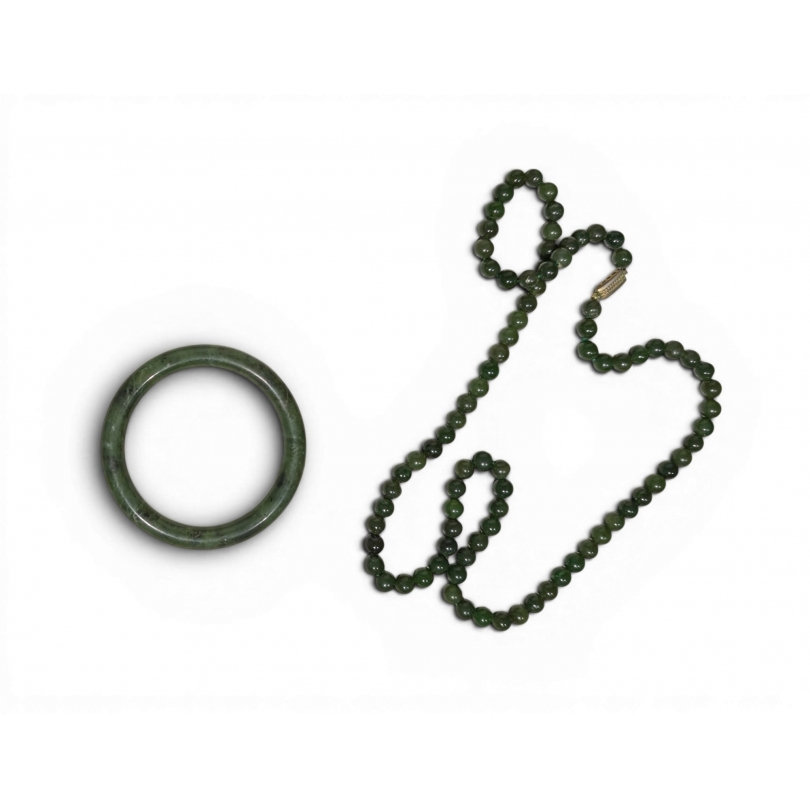 Jade necklace and bracelet