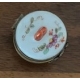 Petite boite en porcelaine décor fleurs