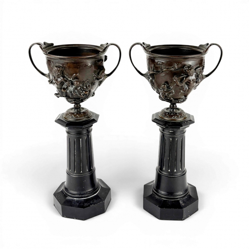 Paire de coupes d'après l'antique