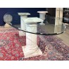 Table ovale plateau verre et colonnes marbre