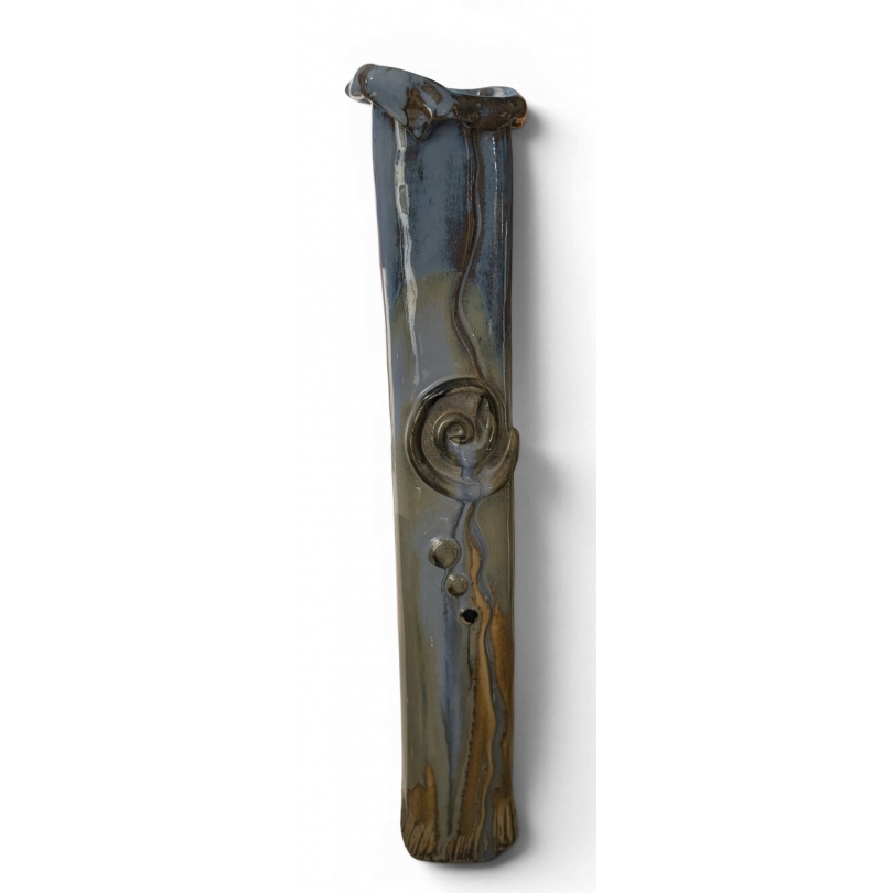 Vase en céramique bleue signé GB