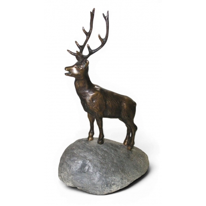 Cerf en bronze signé REUSSNER