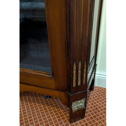 Louis XVI display cabinet with marble top