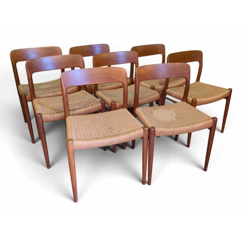 Set of 8 Model 75 chairs by Møller