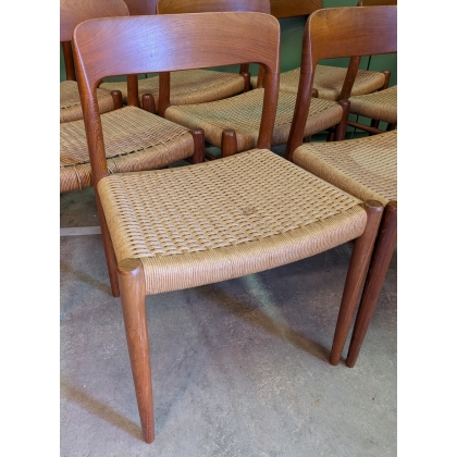 Set of 8 Model 75 chairs by Møller