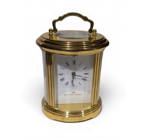 Pendule ovale par Matthew NORMAN