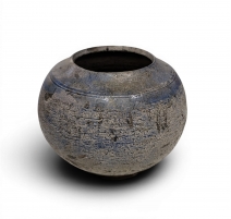 Vase en céramique signé A D