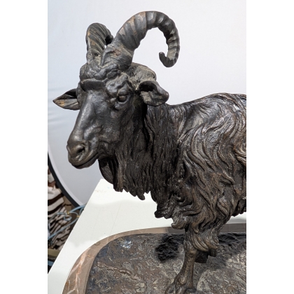 Bronze \"Bouc\" signé P.J. MÊNE