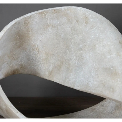 Noeud de Moebius en pierre marbrière blanche