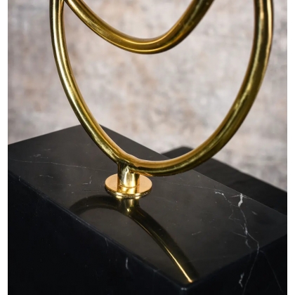 Sculpture contemporaine en laiton doré