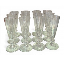Lot de 12 flutes à champagne