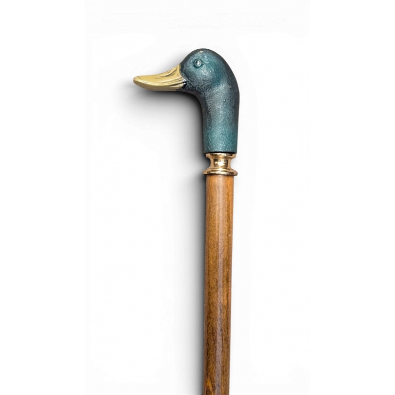 Walking stick with a ‘duck’s head’ knob