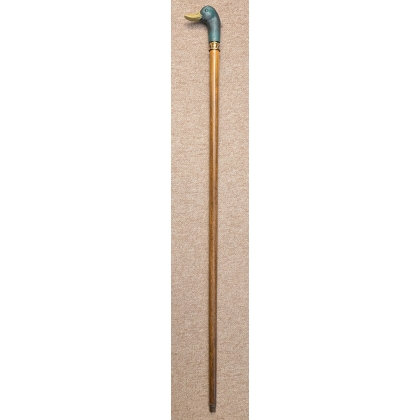 Walking stick with a ‘duck’s head’ knob