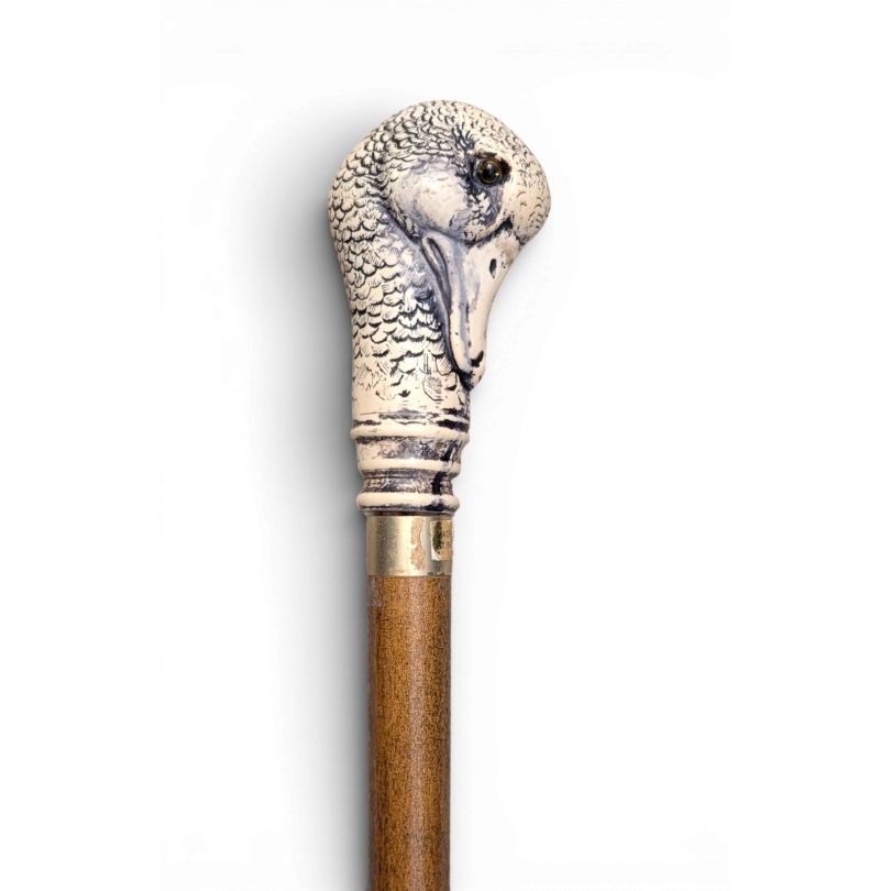 Walking stick with a ‘duck’s head’ knob