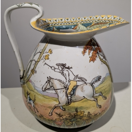 Broc en faience de Doulton