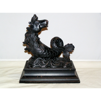 Sculpture \"Cheval marin\" en bois