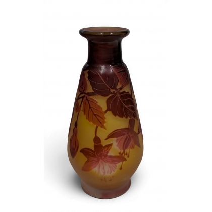 Vase soliflore jaune signé GALLÉ