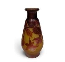 Vase soliflore jaune signé GALLÉ