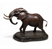Bronze "Bull elephant" signé D. SCHAEFER