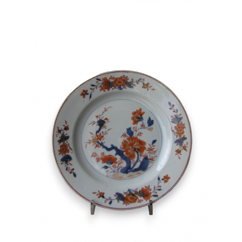 Imari plate, 18th century, from Moinat SA – Antiques and home décor