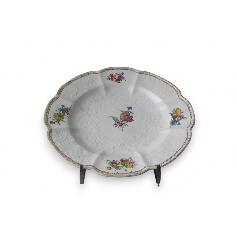  Assiette en porcelaine de Hochst, décor sur  Moinat SA  - Antiquités décoration