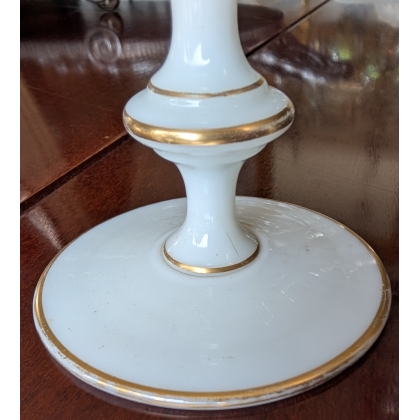 Paire de coupes en opaline décor doré