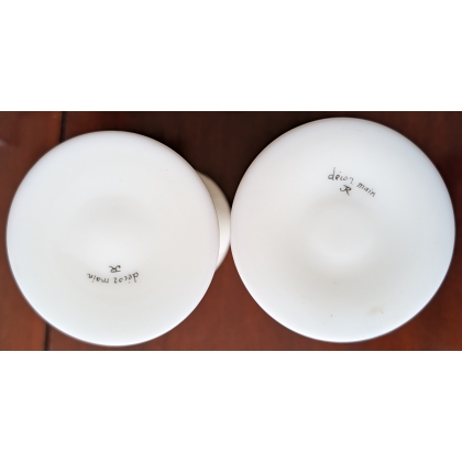 Paire de coupes en opaline décor doré