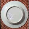 Assiette armoriée en porcelaine famille rose