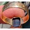 Bague en or et intaille violet