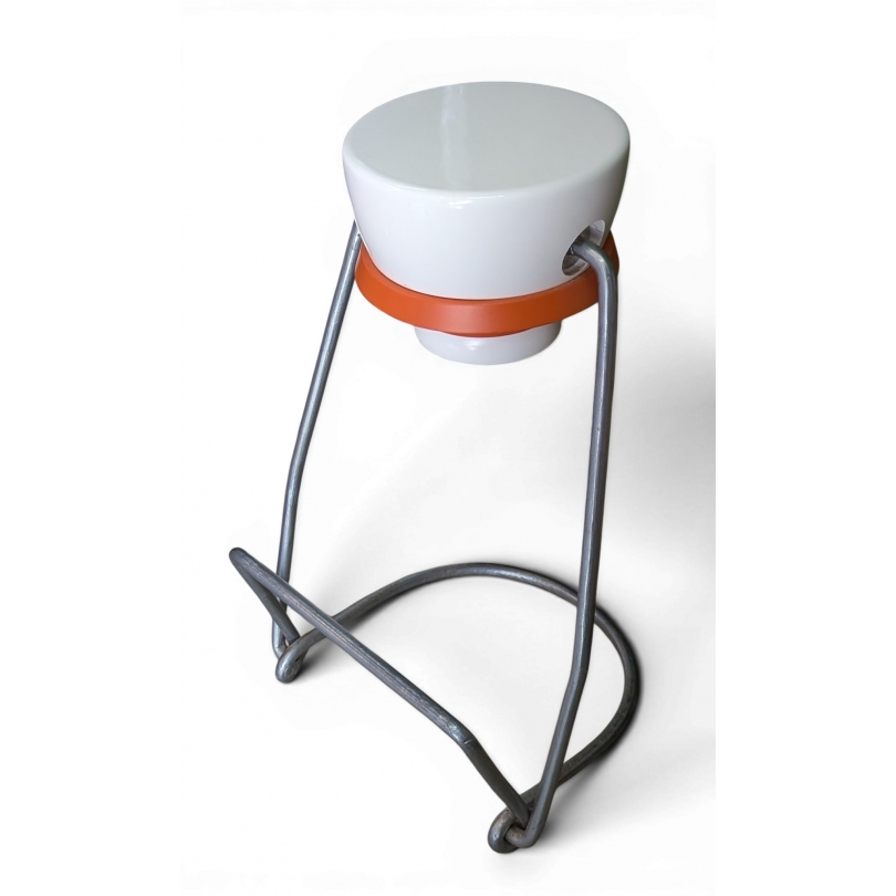 Tabouret capsule d\'après Christian Poux