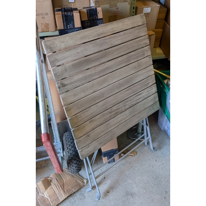 Table pliante en bois et métal