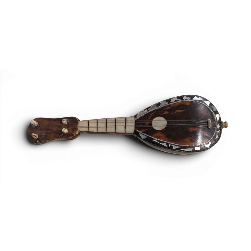 Mandoline miniature en écaille et nacre