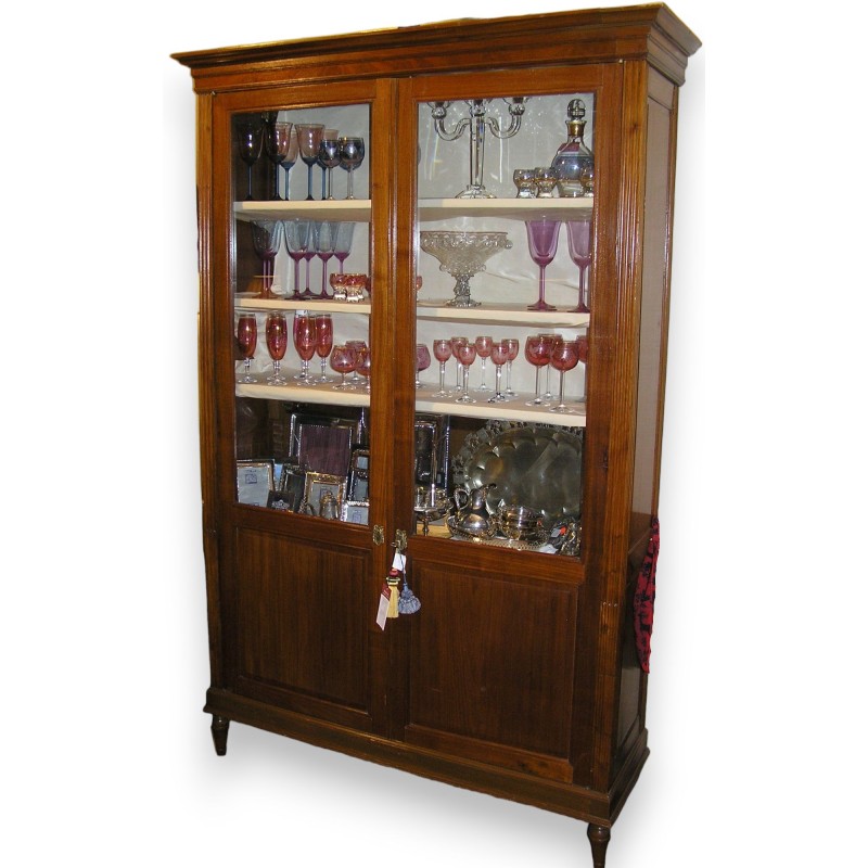 Vitrina Luis XVI con 2 puertas. En Moinat SA - Antigüedades y decoración