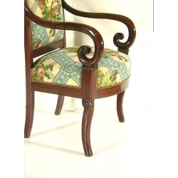 Paire de fauteuils Louis-Philippe à crosses.