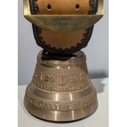 Cloche en bronze Lutte