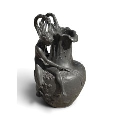 Pichet Art Nouveau "La Pêche au Filet" signé VIBER