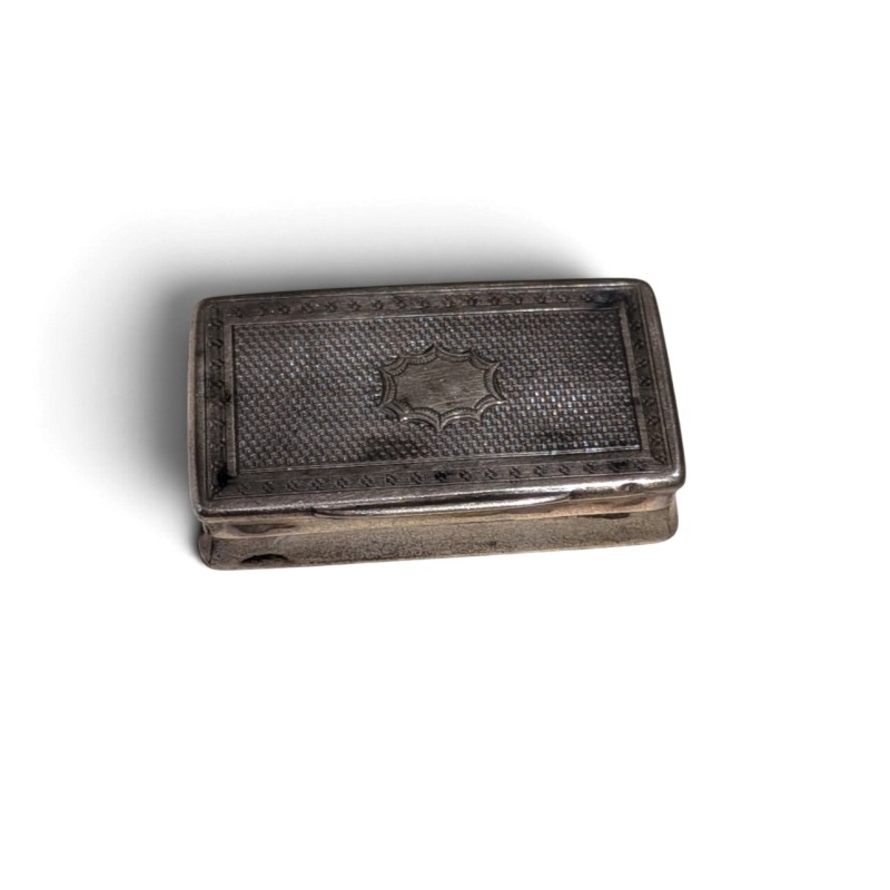 Boite rectangulaire en argent