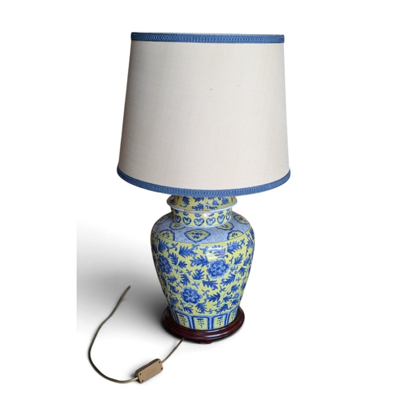Lampe en porcelaine de Chine