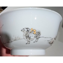 Bol en porcelaine décor de grisaille
