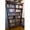 Vitrine transformée en bibliothèque