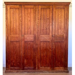 Armoire d'école anglaise en pitchpin
