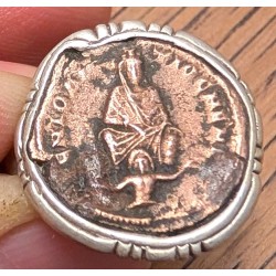 Bague en argent avec pièce de monnaie ancienne