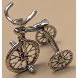 Tricycle miniature en argent 800