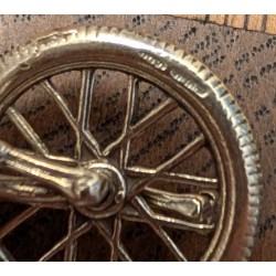 Tricycle miniature en argent 800
