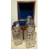 Tantalus en acajou, 4 carafes en cristal